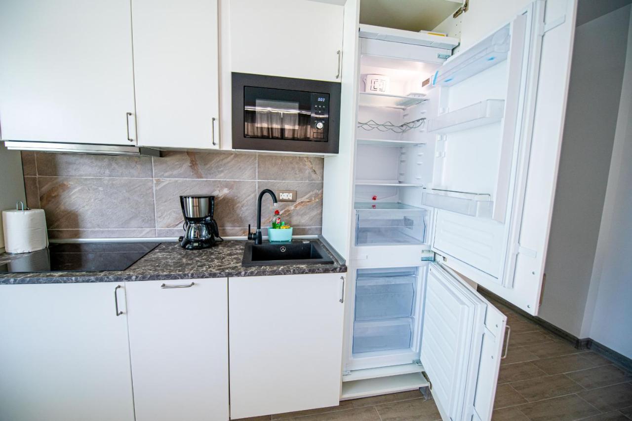 Apartment Katrina - Alezzi Beach - Sea View นาโวดาริ ภายนอก รูปภาพ