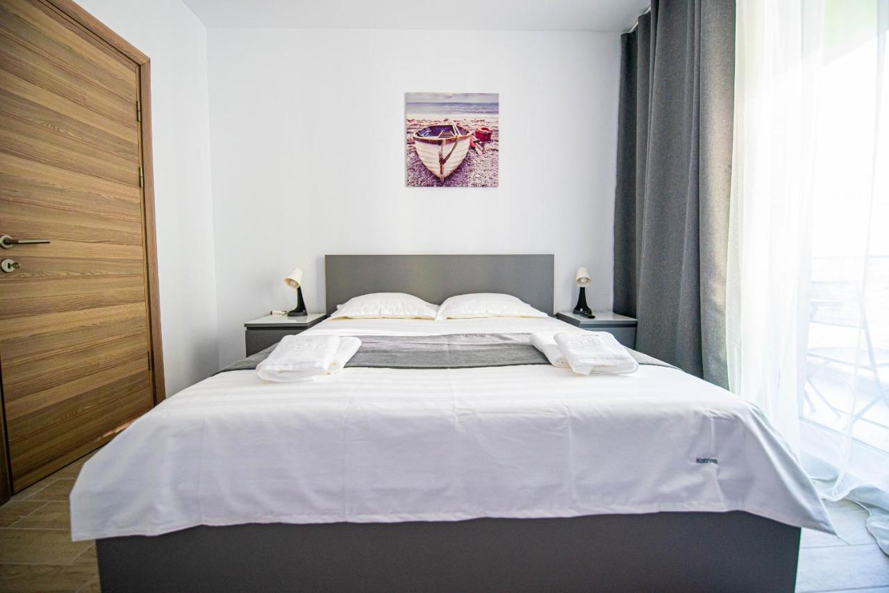 Apartment Katrina - Alezzi Beach - Sea View นาโวดาริ ภายนอก รูปภาพ